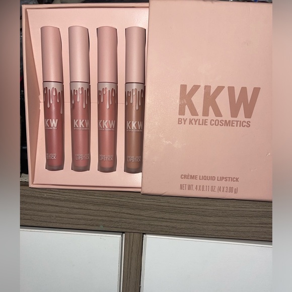 KKW CRÈME LIQUID LIPSTICK